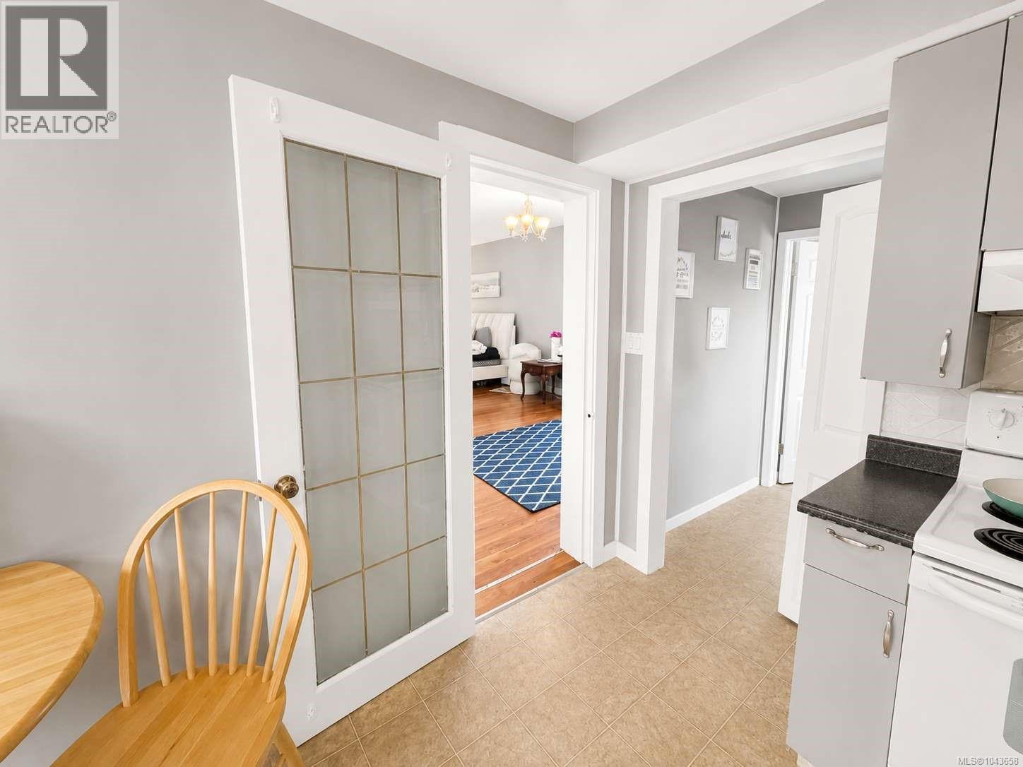 4586 Beale St - 40