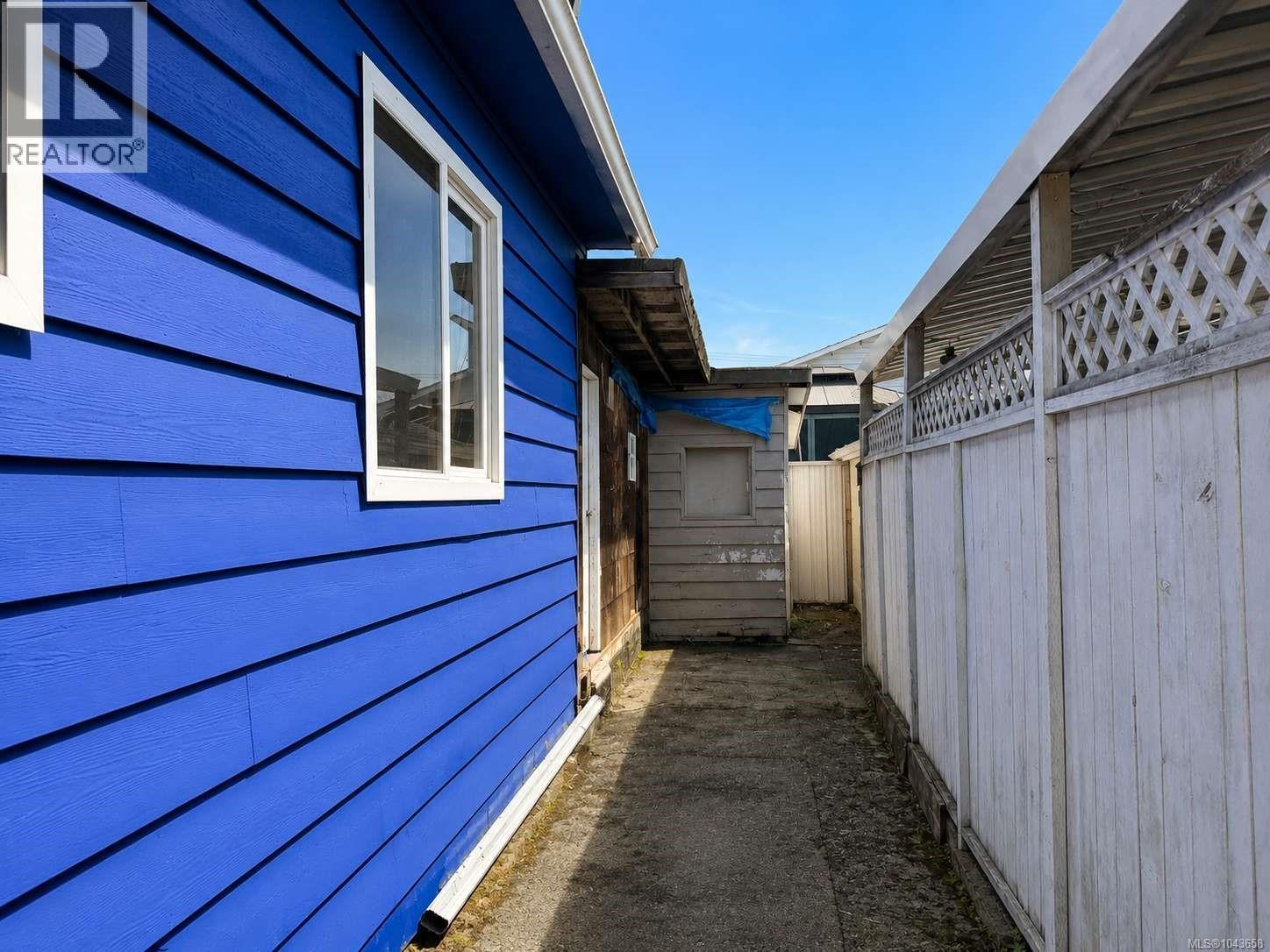 4586 Beale St - 5