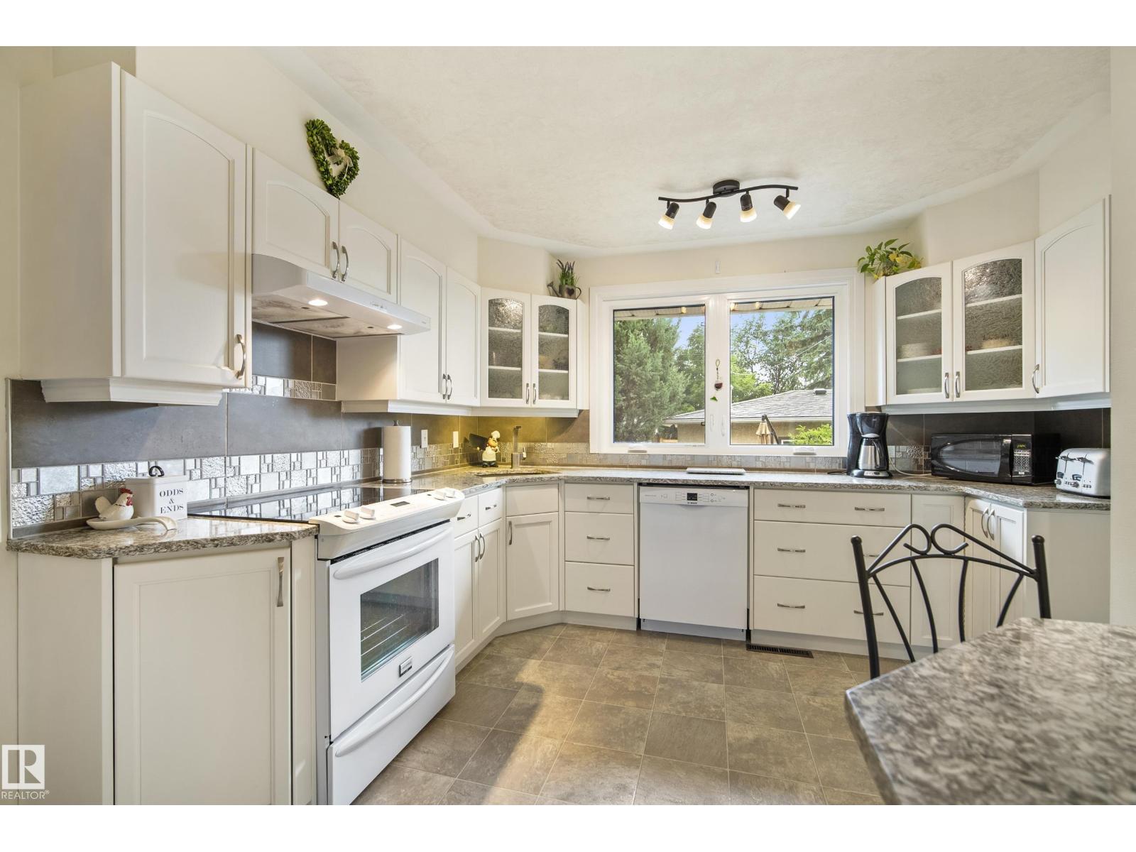 7215 96B AV NW - 11