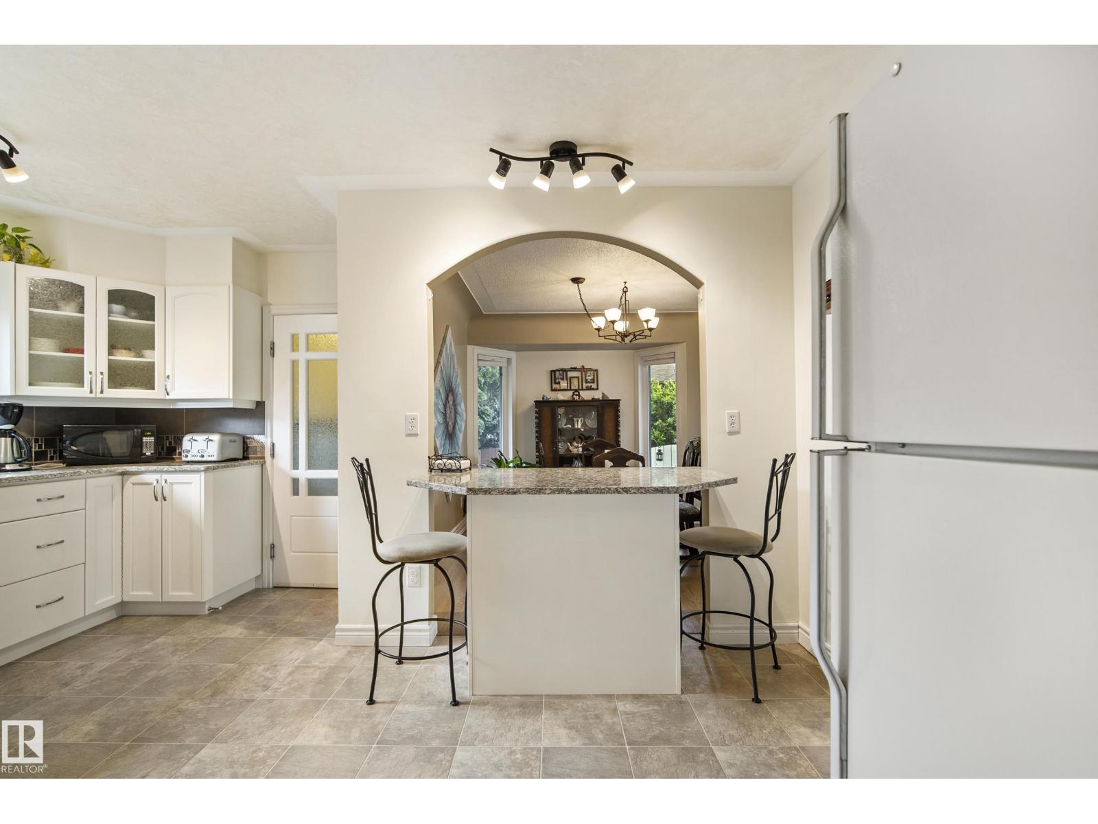 7215 96B AV NW - 13