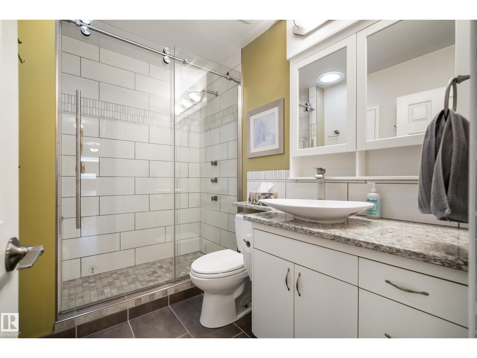 7215 96B AV NW - 17