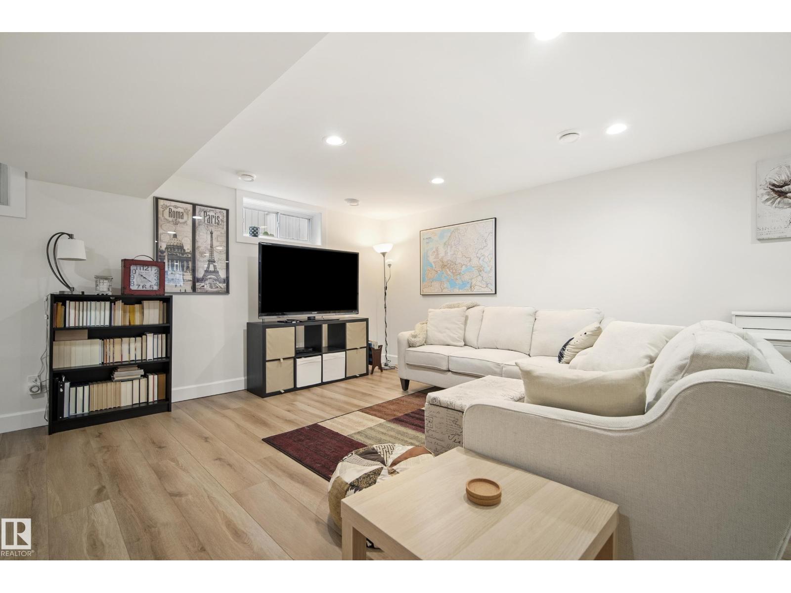 7215 96B AV NW - 35