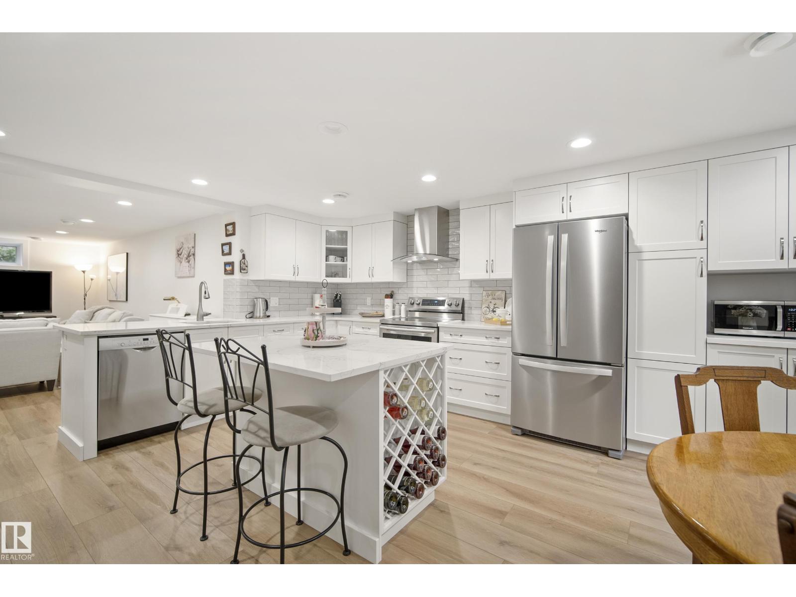 7215 96B AV NW - 36