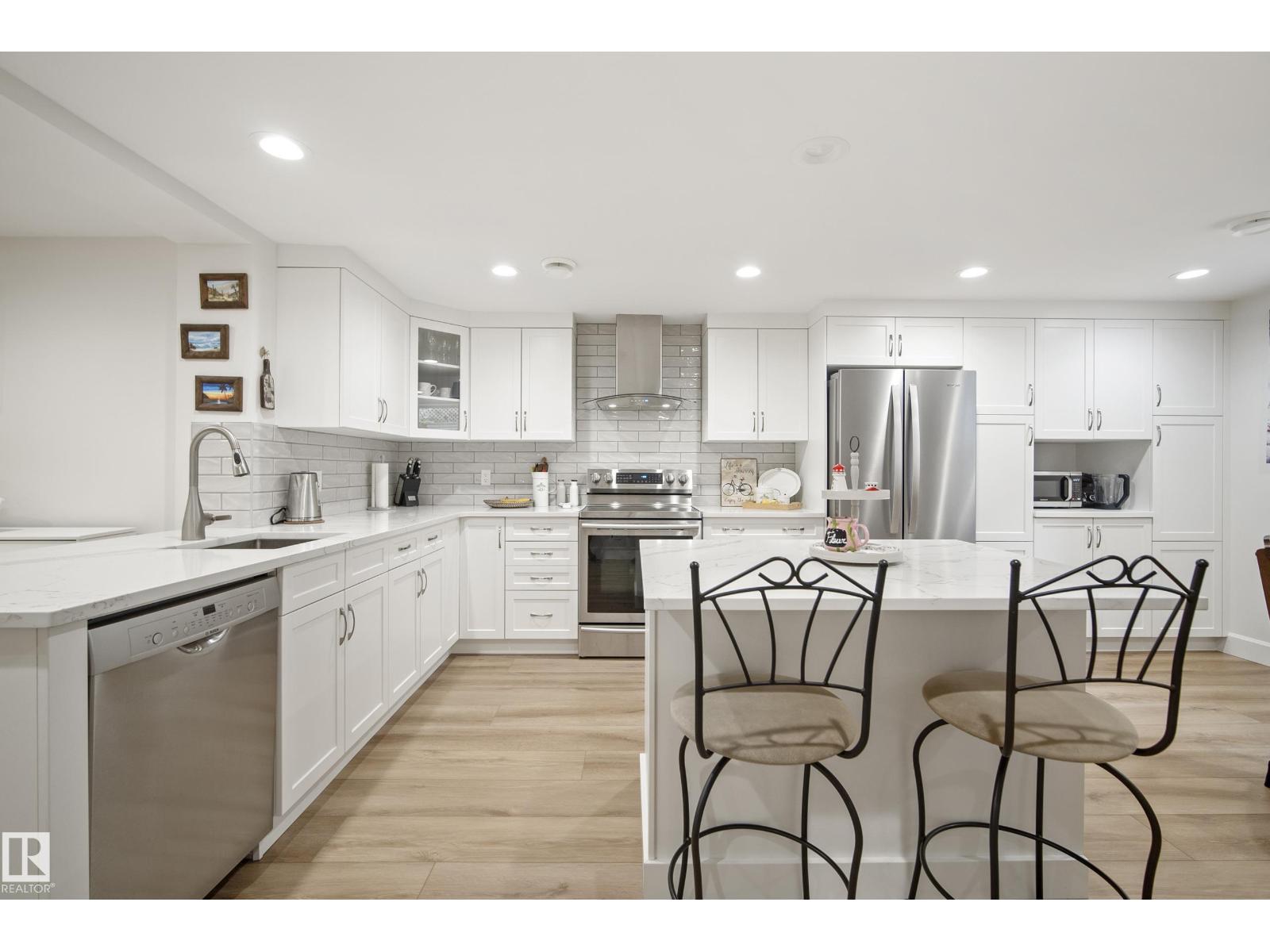 7215 96B AV NW - 37