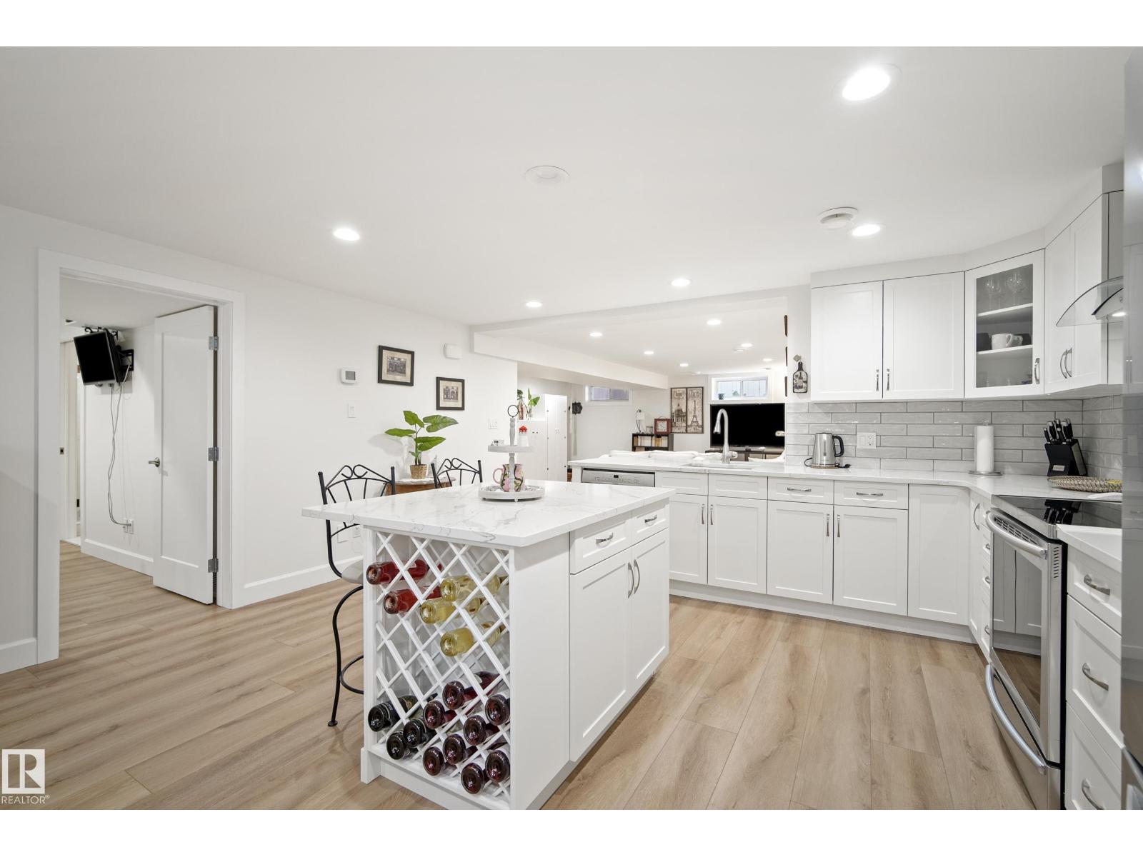7215 96B AV NW - 38