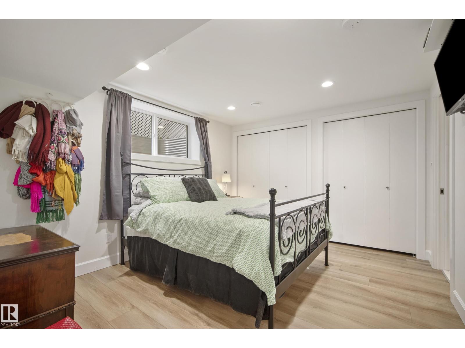 7215 96B AV NW - 44
