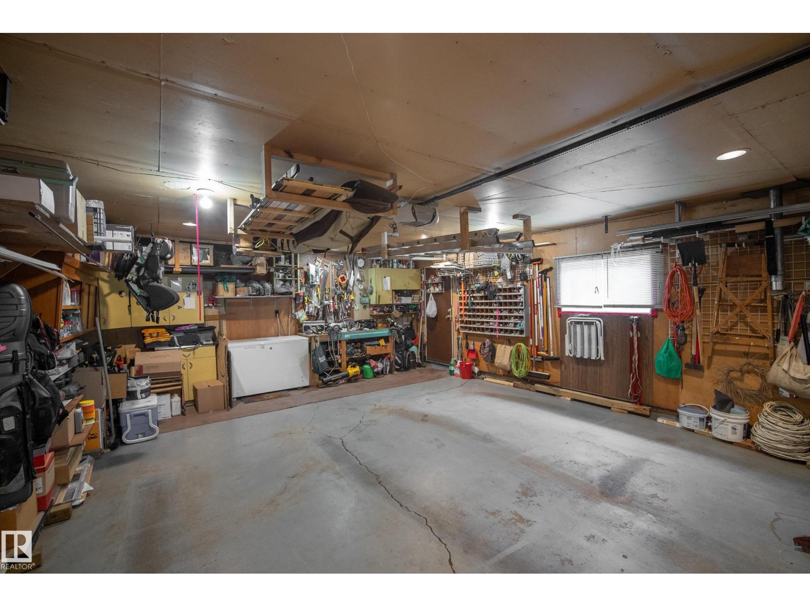 7215 96B AV NW - 53