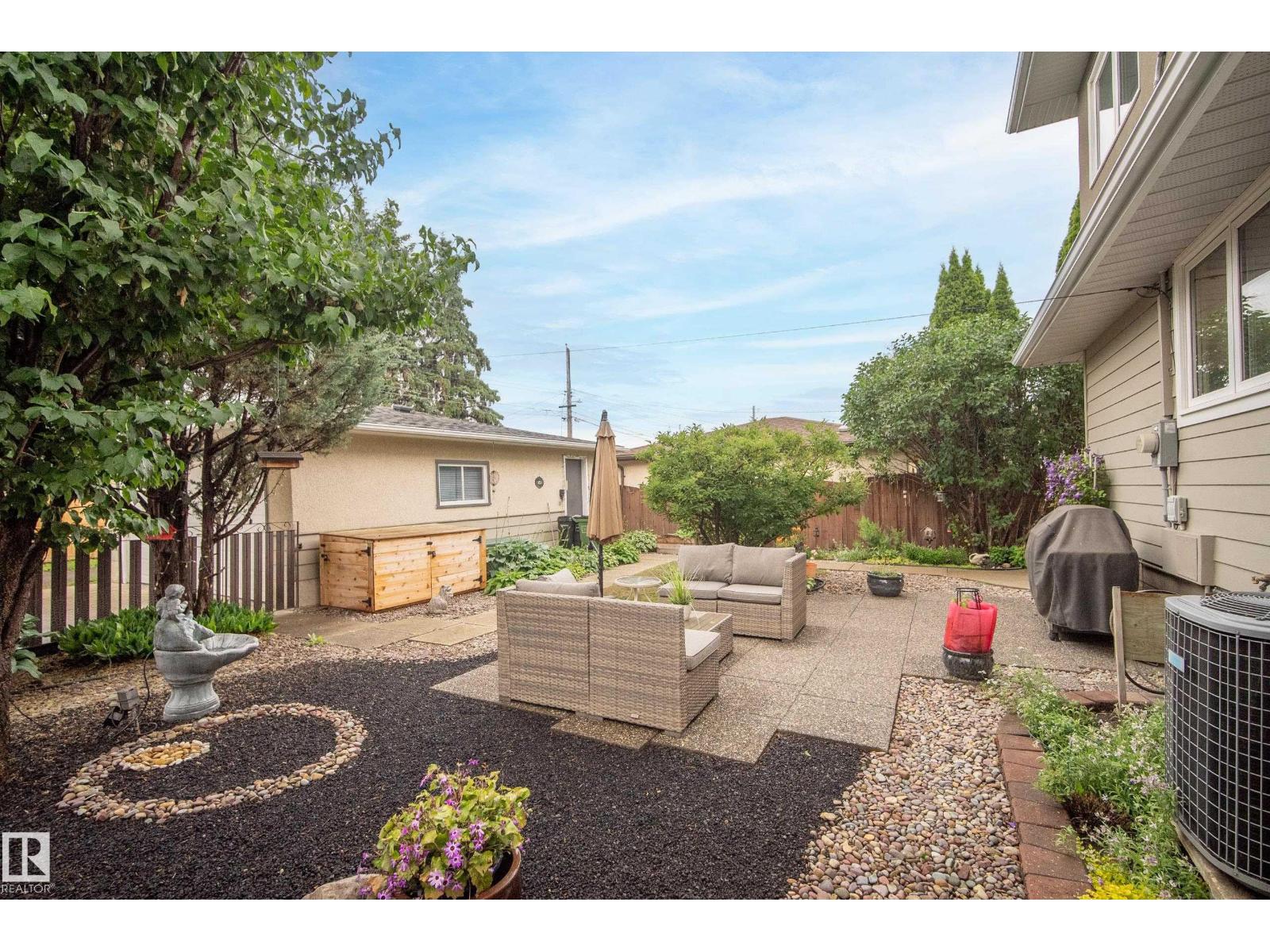 7215 96B AV NW - 54