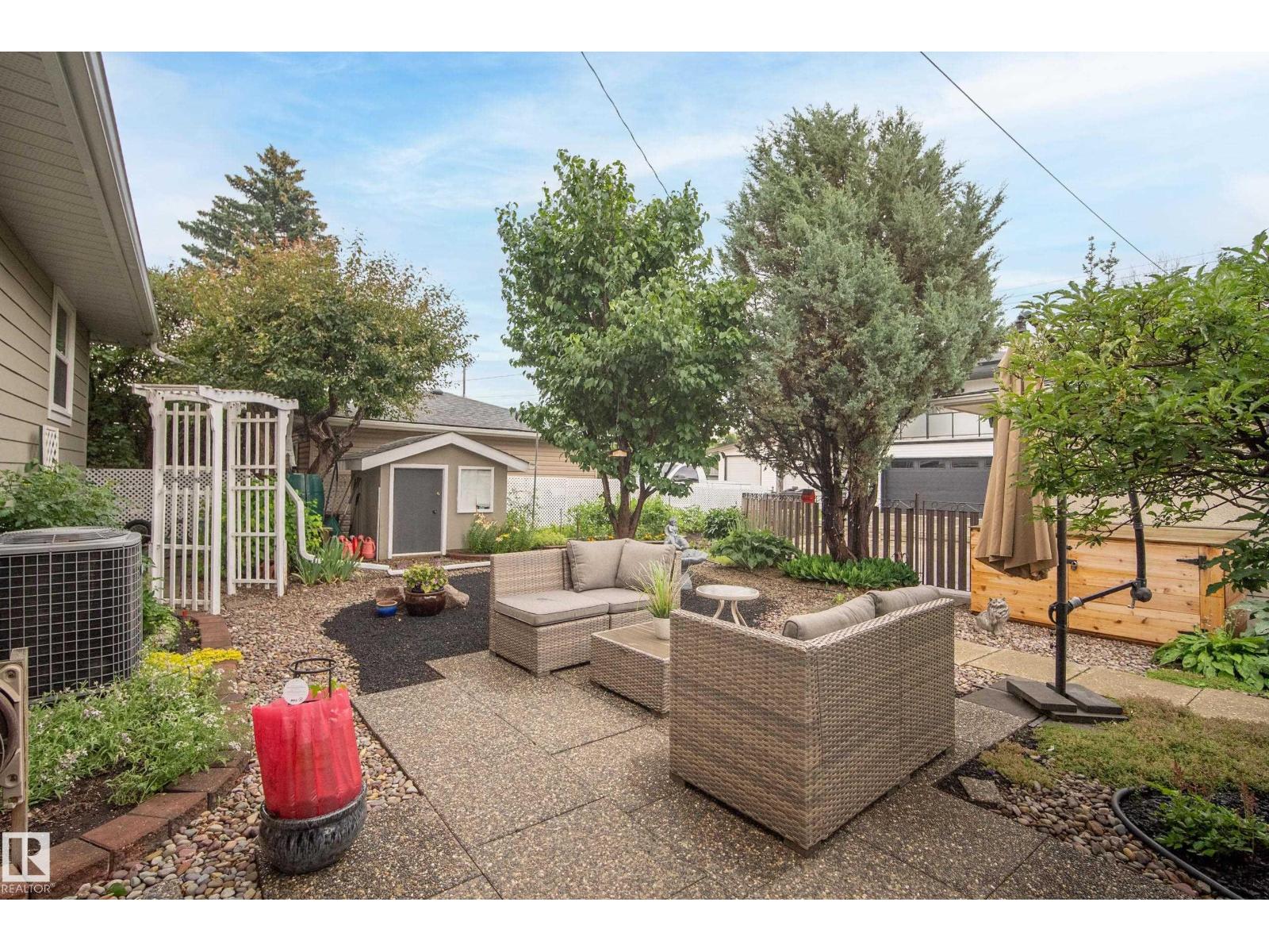 7215 96B AV NW - 55