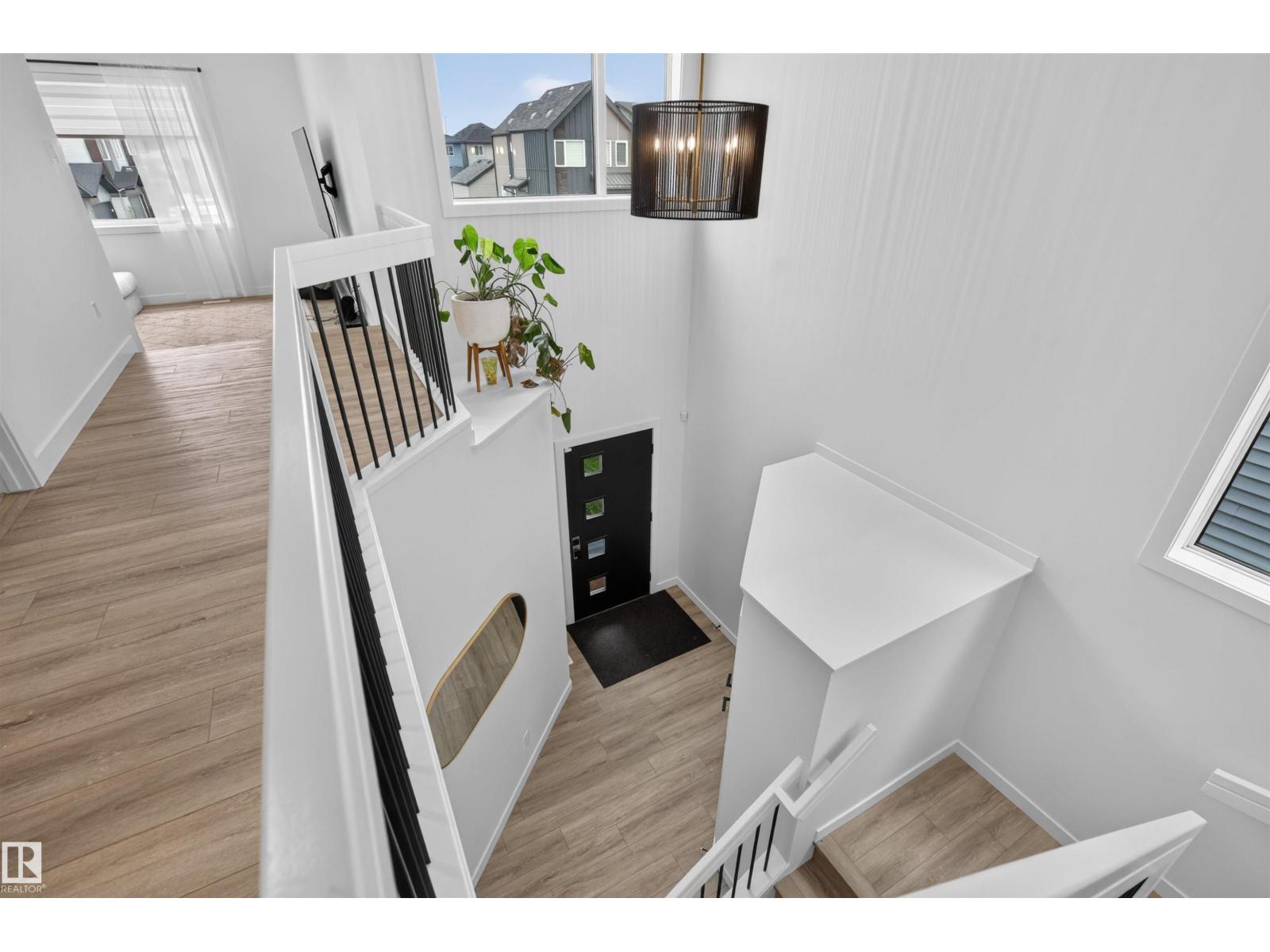 19147 22 AV NW - 12