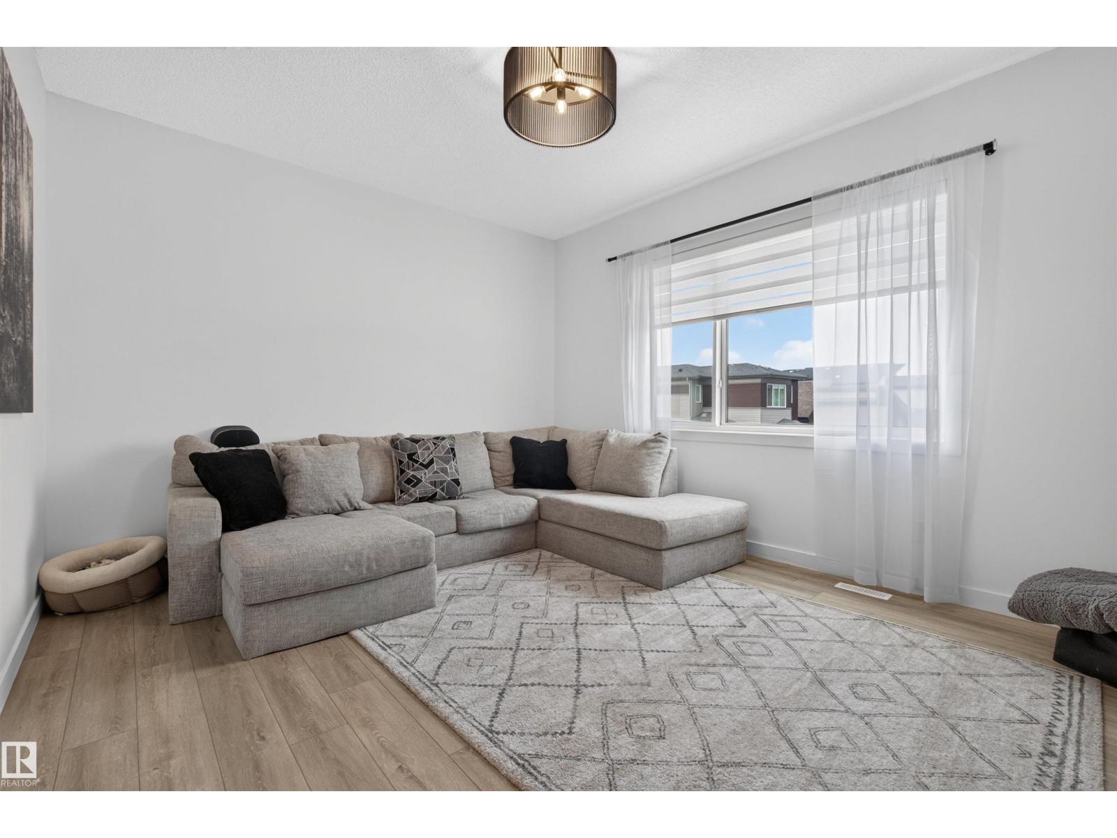 19147 22 AV NW - 13