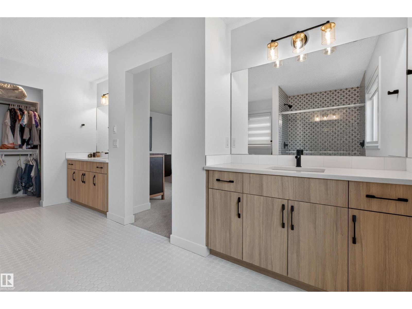19147 22 AV NW - 19
