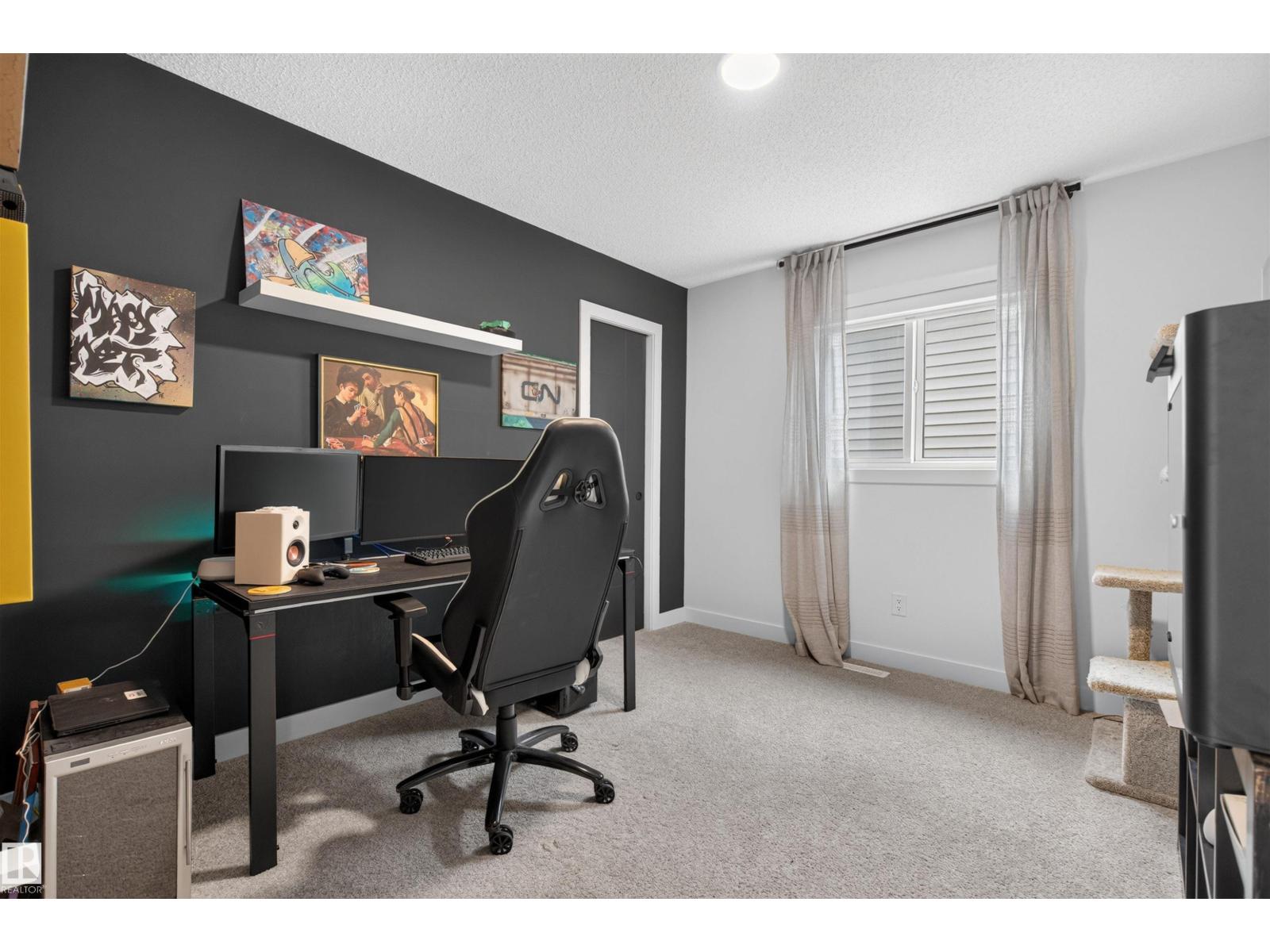 19147 22 AV NW - 22