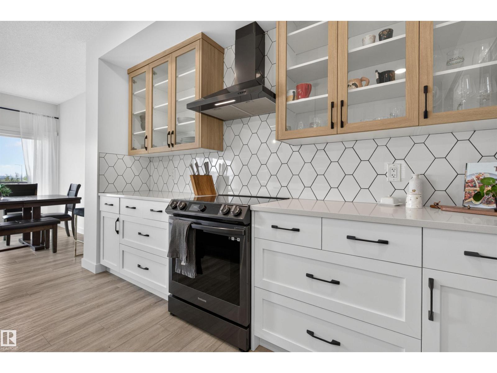 19147 22 AV NW - 4