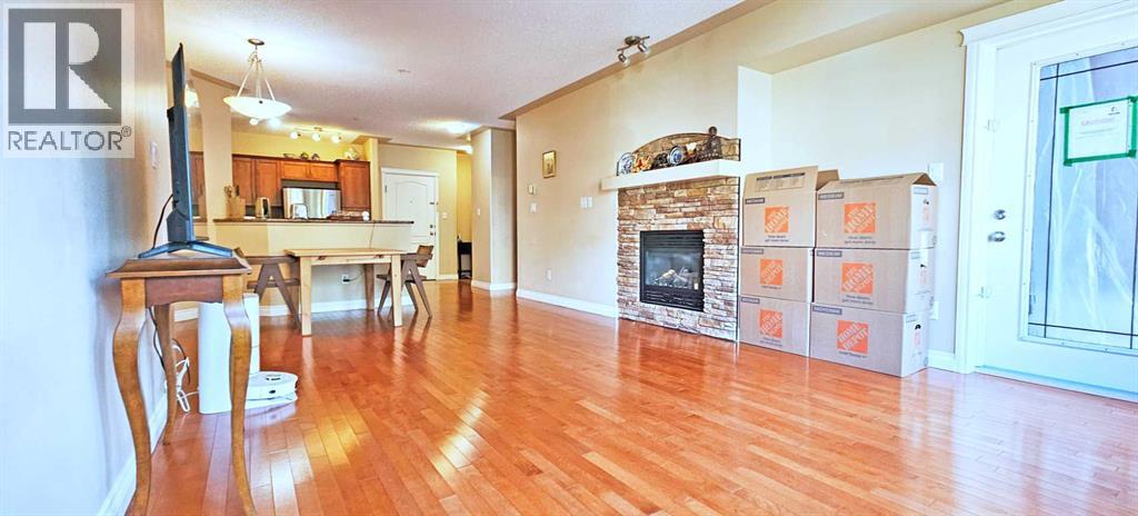 #305 30 Discovery Ridge Close SW - 15