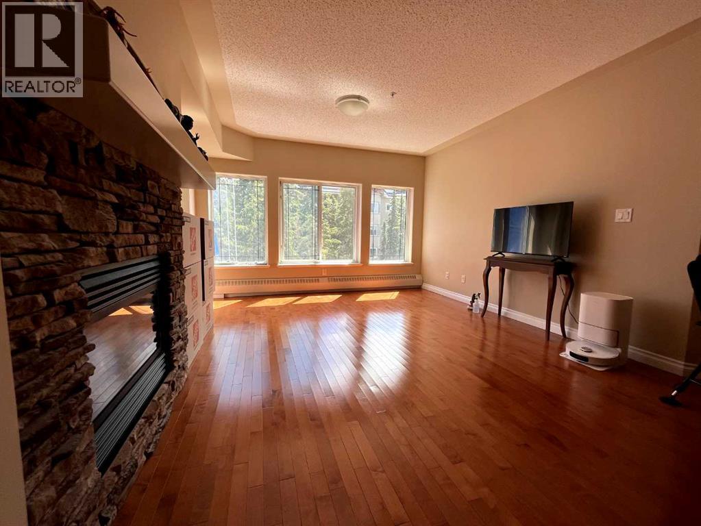 #305 30 Discovery Ridge Close SW - 18