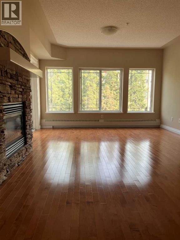 #305 30 Discovery Ridge Close SW - 19