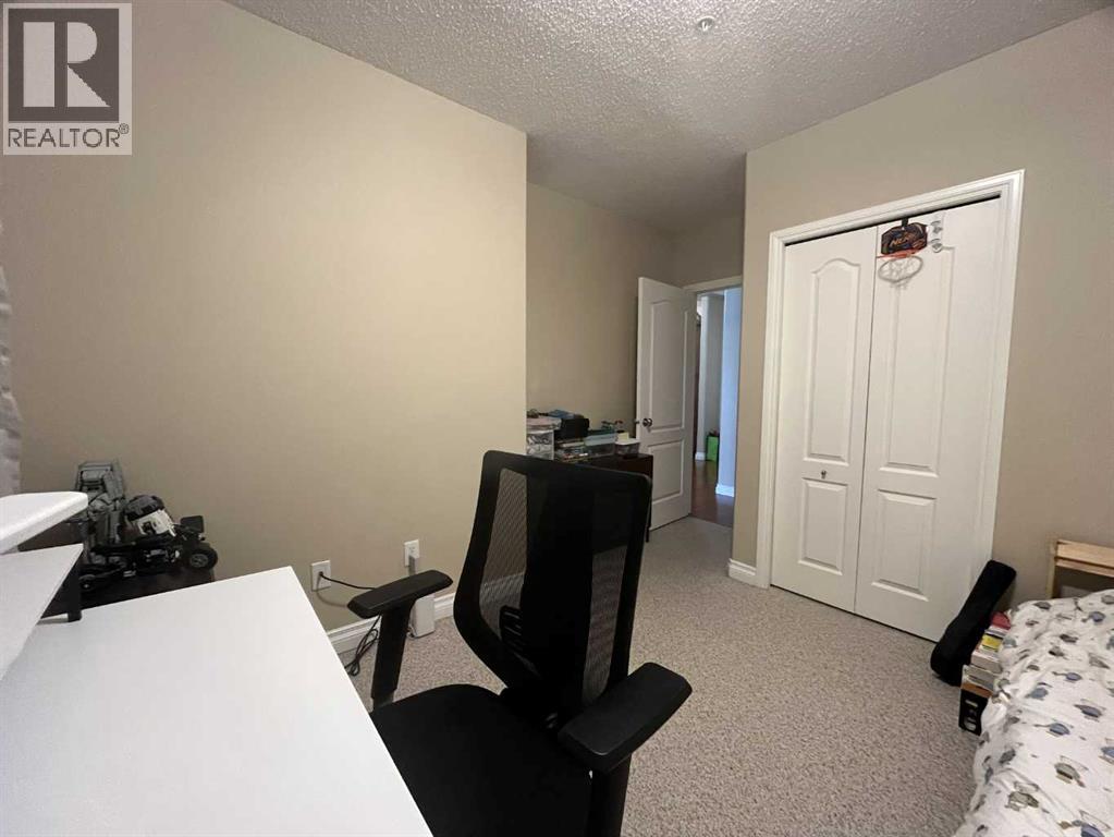#305 30 Discovery Ridge Close SW - 29