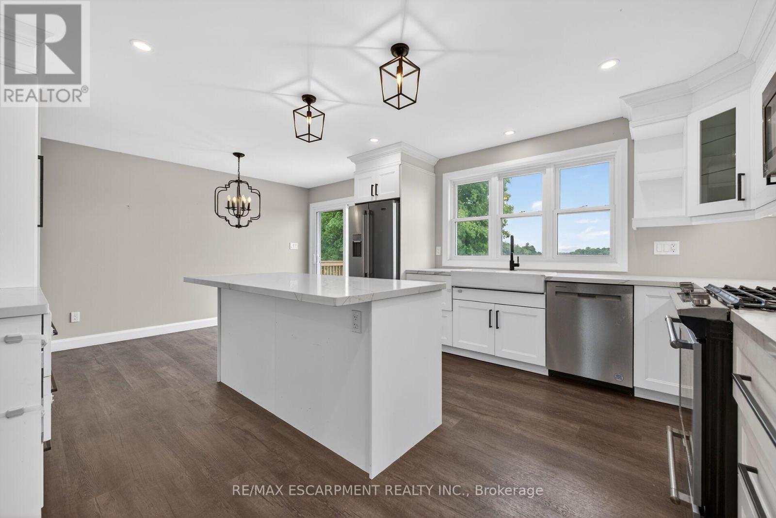 2336 COCKSHUTT ROAD - 10