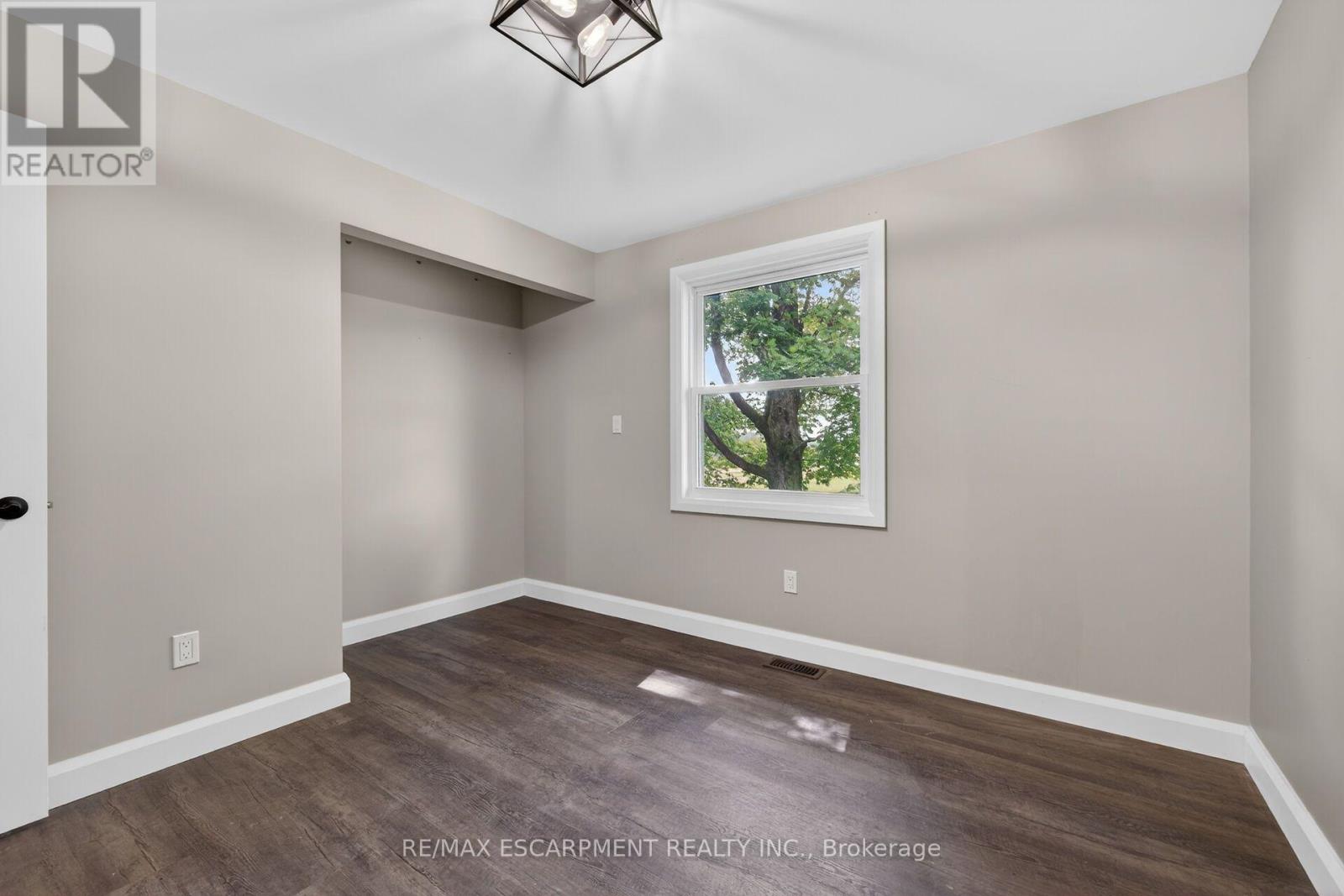 2336 COCKSHUTT ROAD - 23
