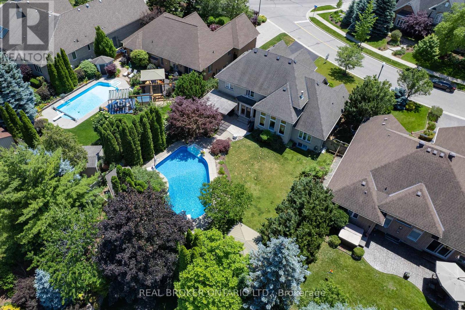 6 PIONEER TOWER CRESCENT - Image 11