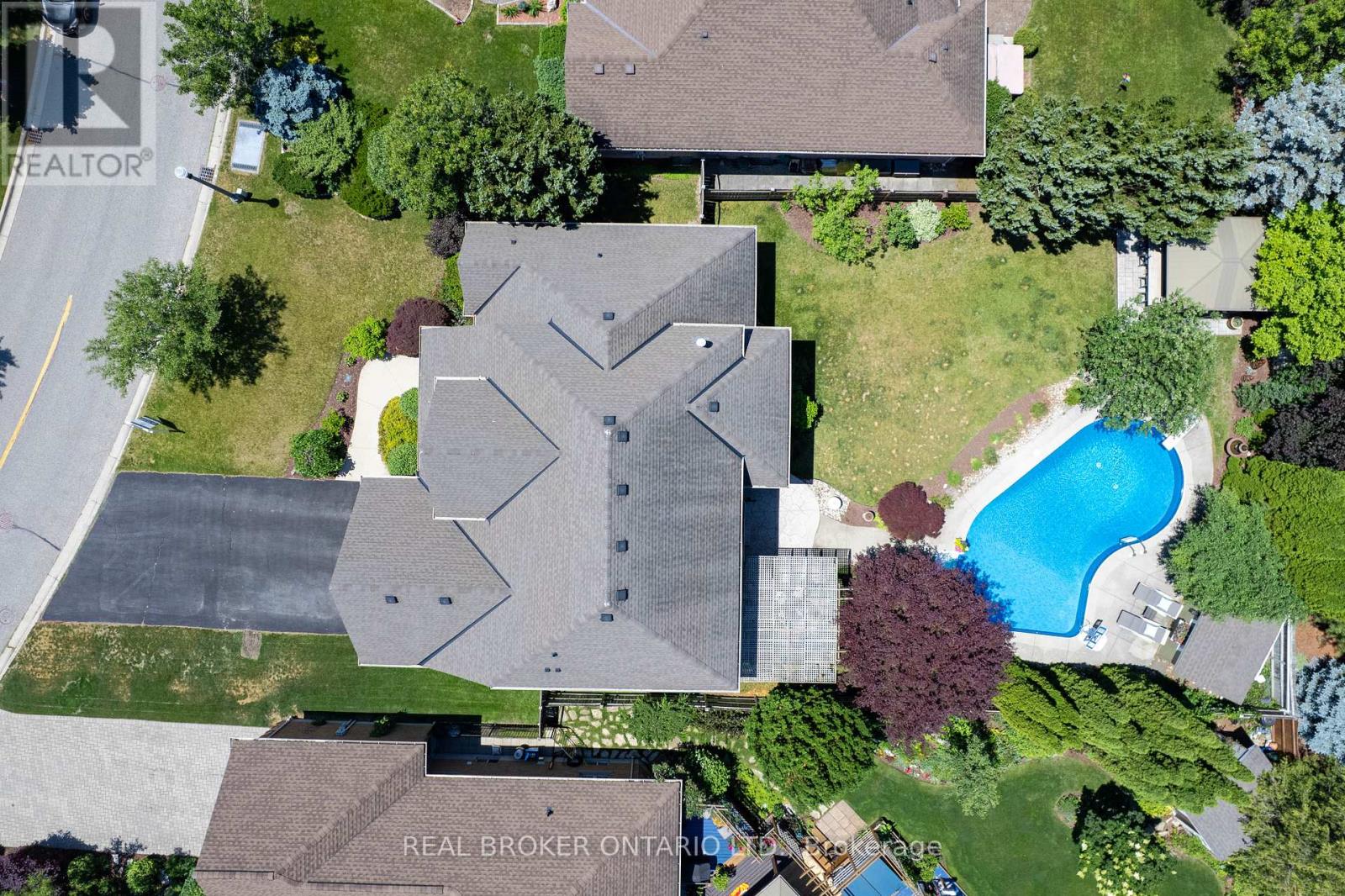 6 PIONEER TOWER CRESCENT - Image 12