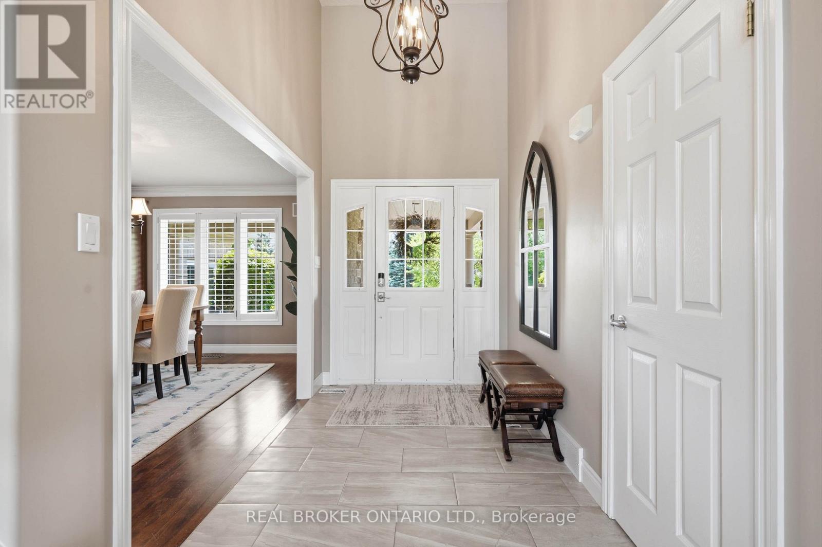 6 PIONEER TOWER CRESCENT - Image 16