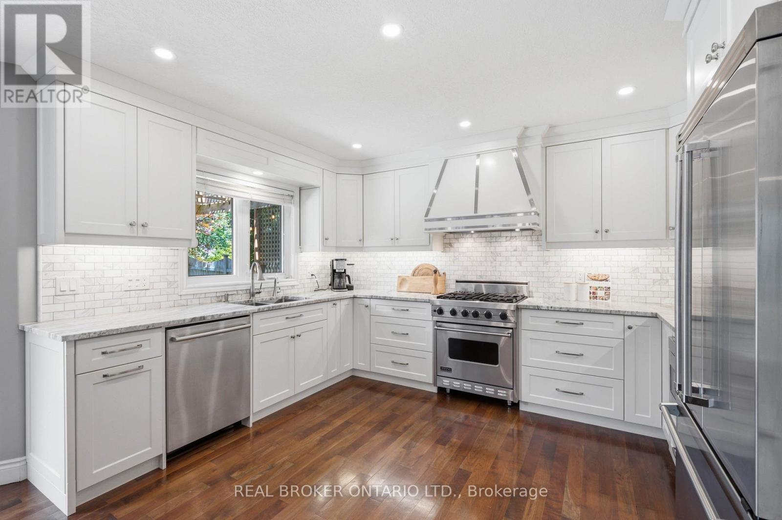 6 PIONEER TOWER CRESCENT - Image 24