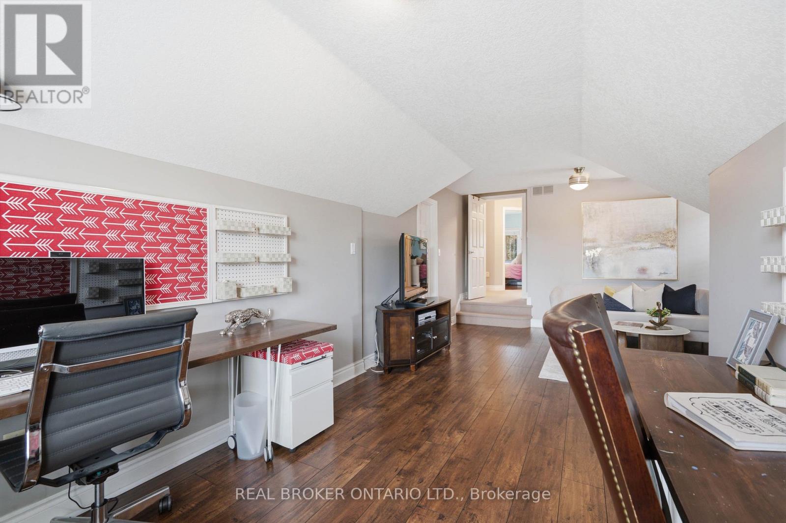 6 PIONEER TOWER CRESCENT - Image 39
