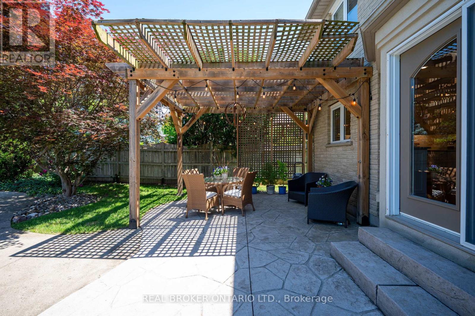 6 PIONEER TOWER CRESCENT - Image 4