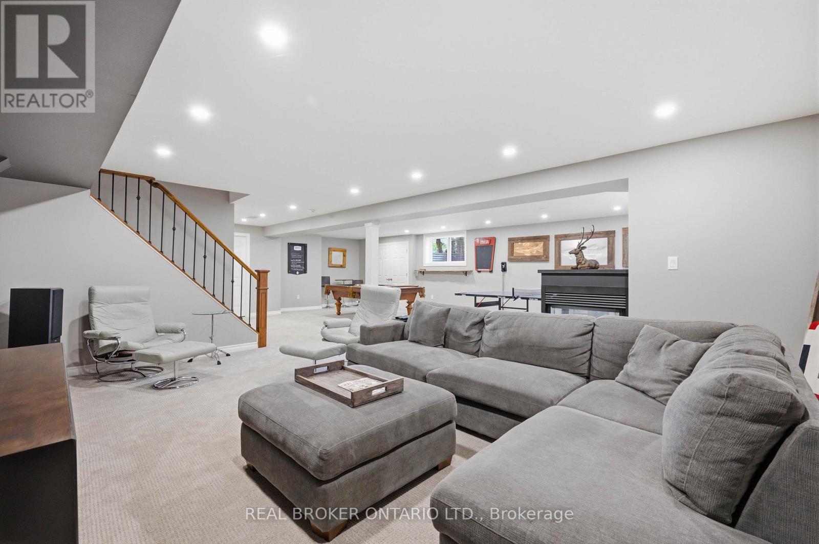 6 PIONEER TOWER CRESCENT - Image 45