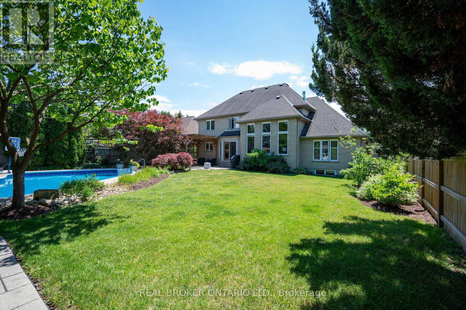 6 PIONEER TOWER CRESCENT - Image 5