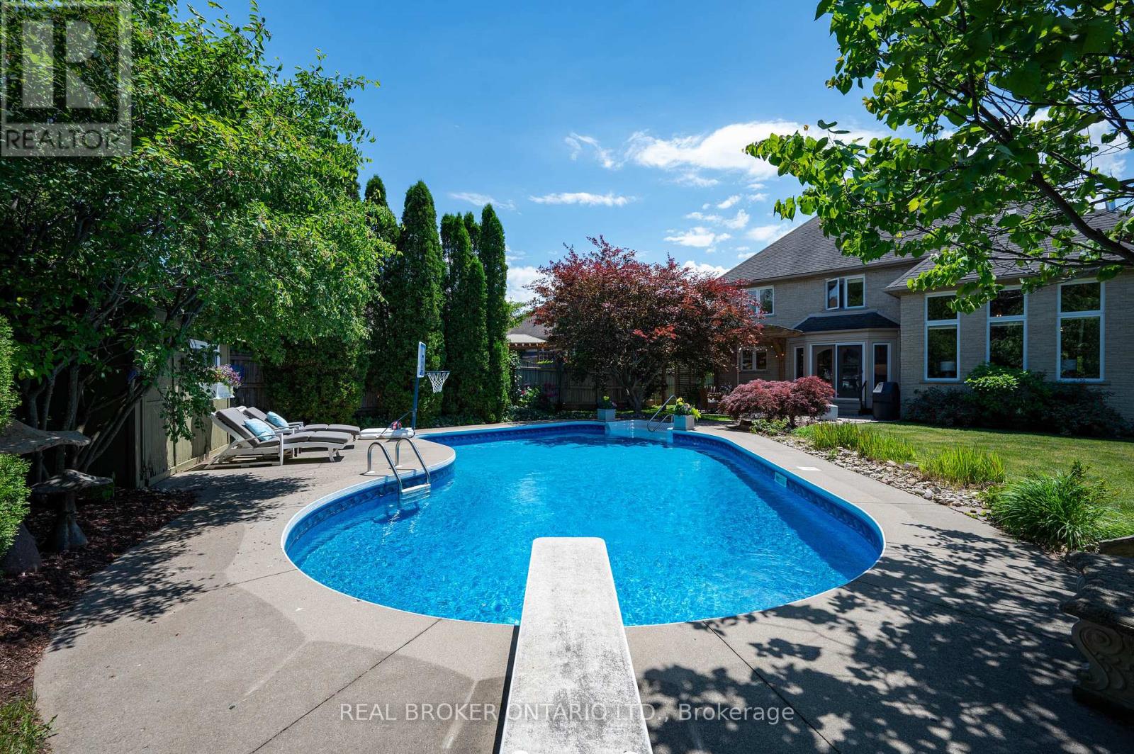 6 PIONEER TOWER CRESCENT - Image 7