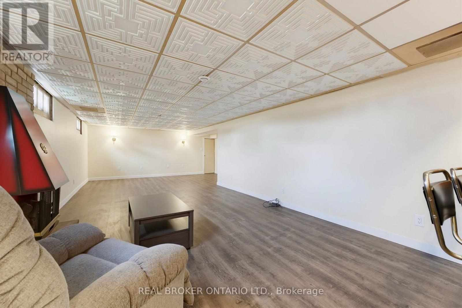 347 BLUE LAKE ROAD - Image 23