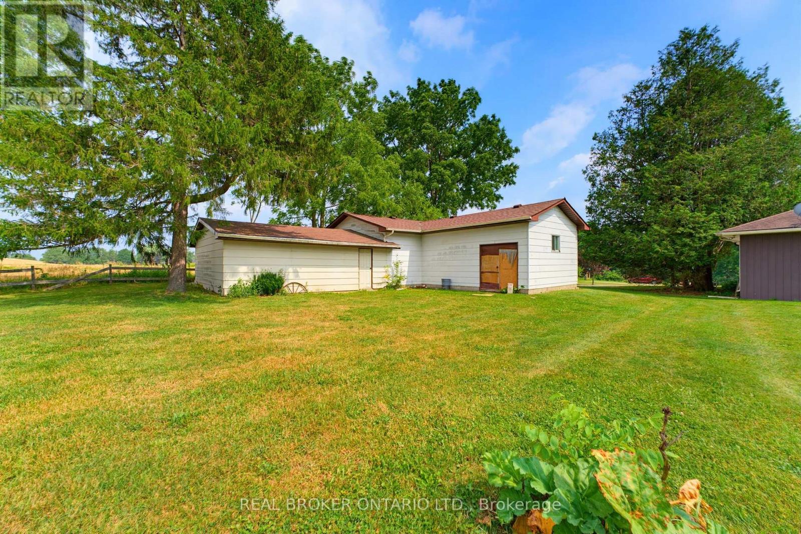347 BLUE LAKE ROAD - Image 32