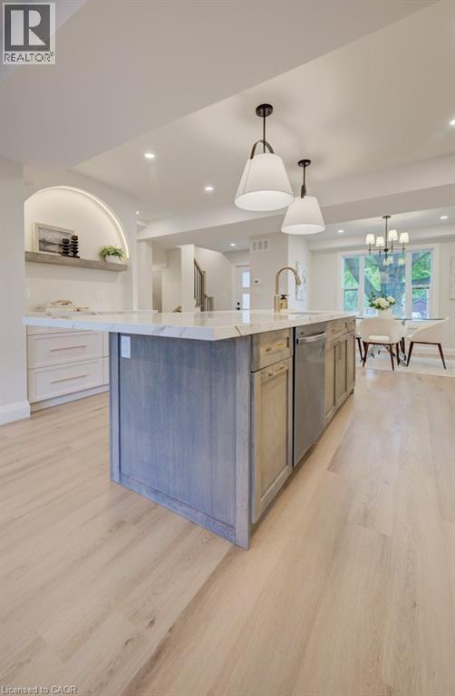 34 MOORE Avenue N - Image 11