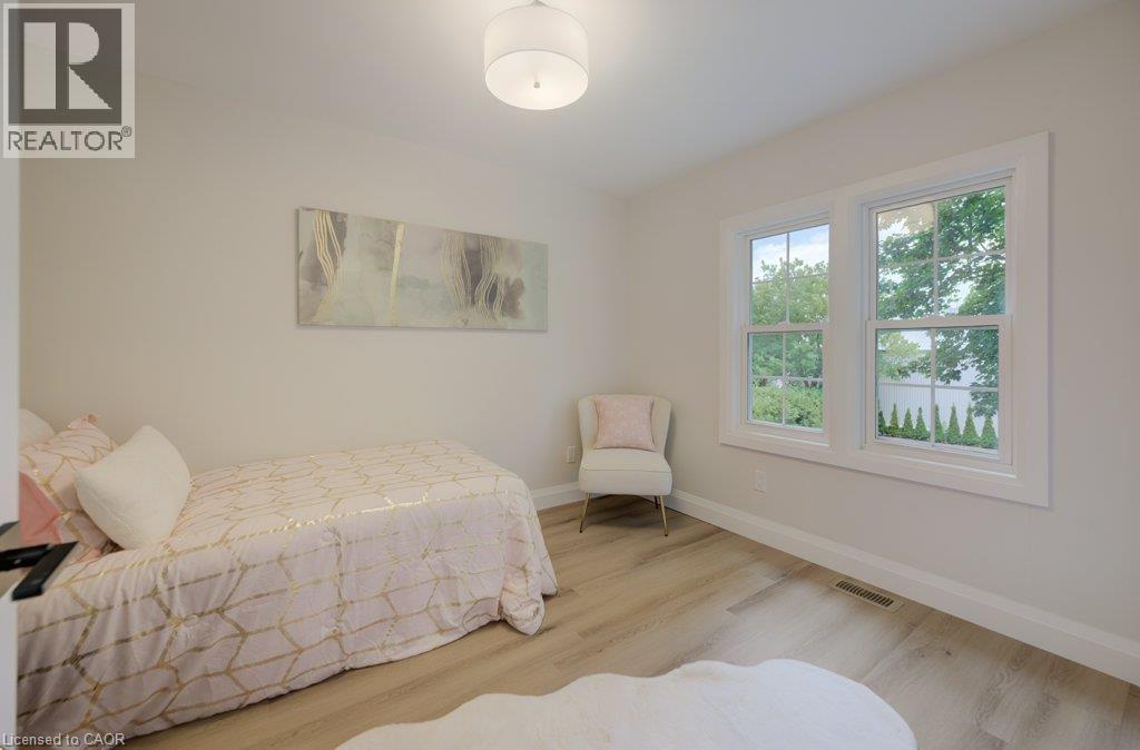 34 MOORE Avenue N - Image 31