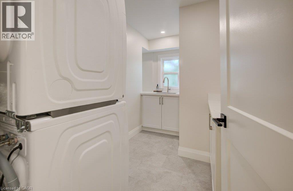 34 MOORE Avenue N - Image 34