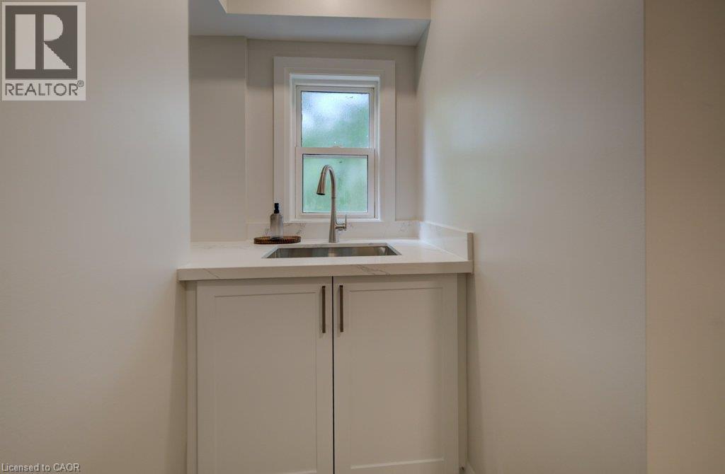 34 MOORE Avenue N - Image 35
