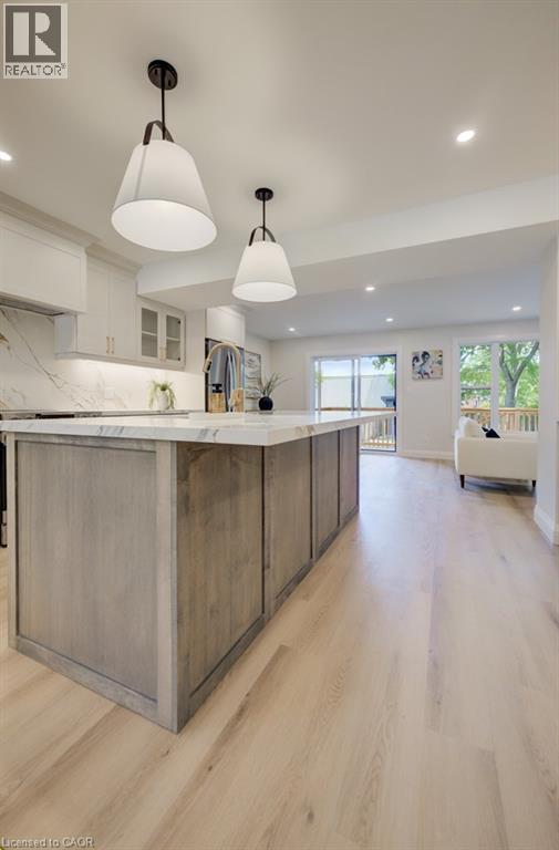 34 MOORE Avenue N - Image 39