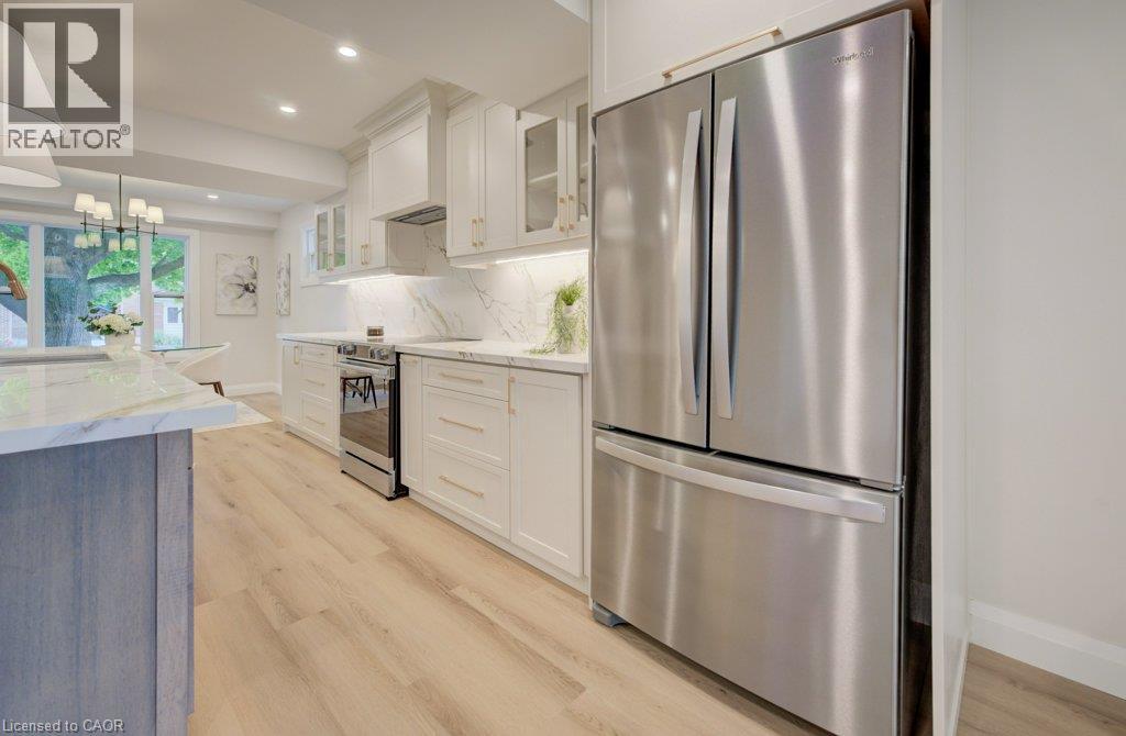 34 MOORE Avenue N - Image 7