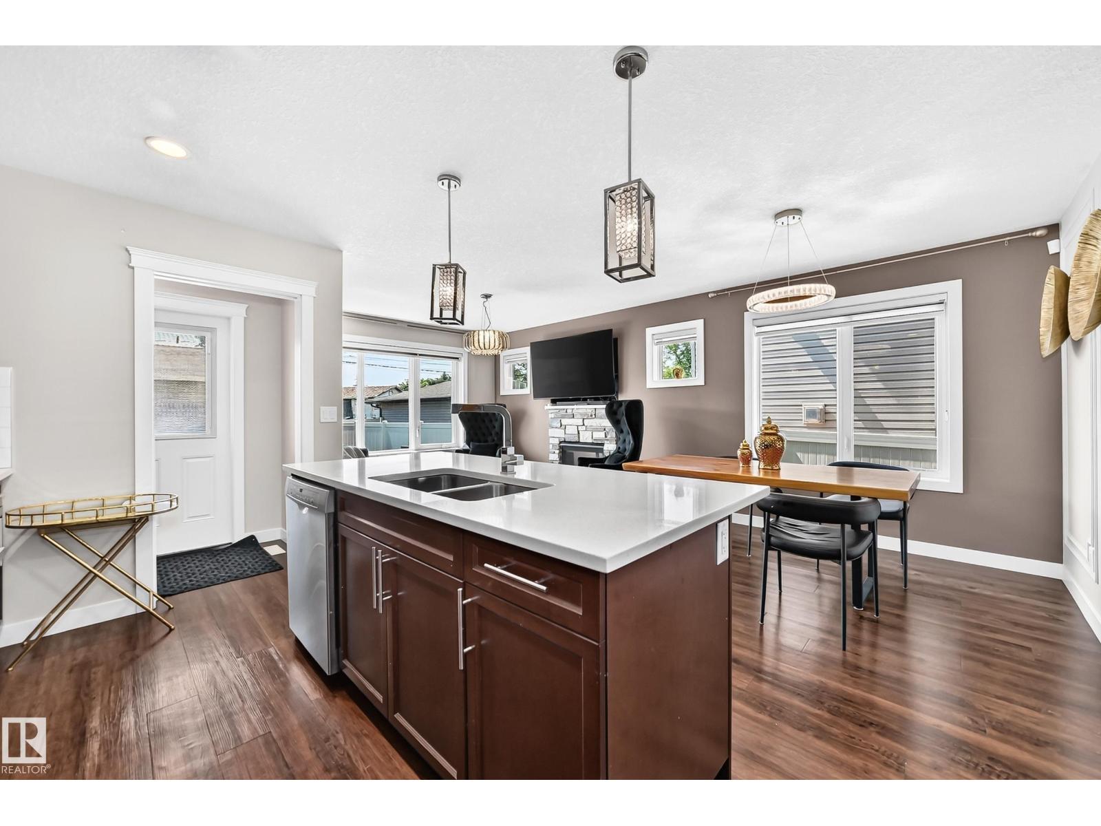 15503 95 AV NW - 9