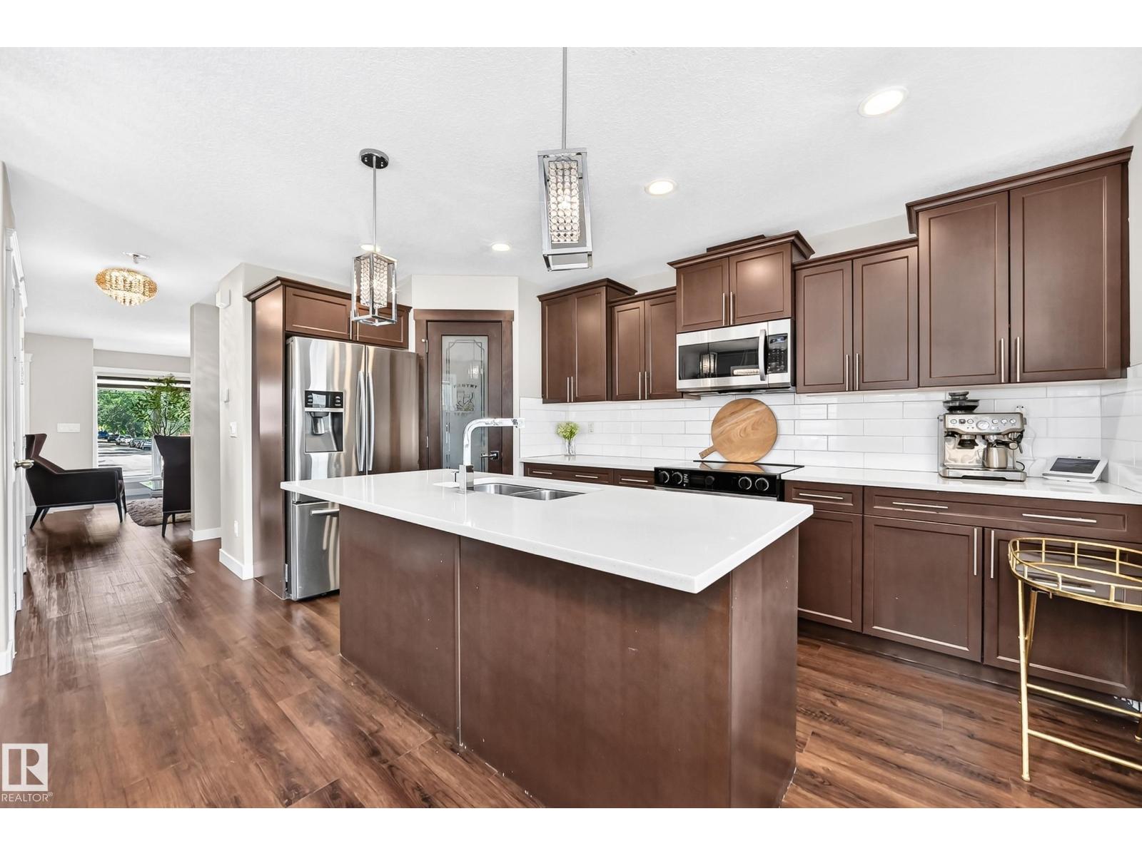 15503 95 AV NW - 6