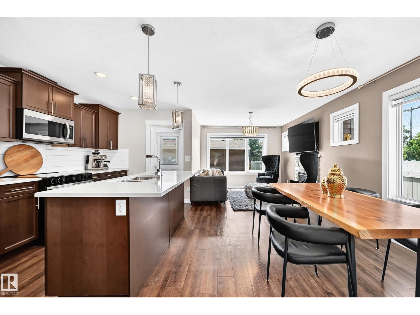 15503 95 AV NW - 8