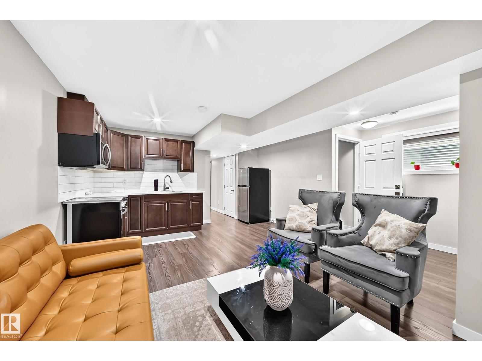15503 95 AV NW - 39