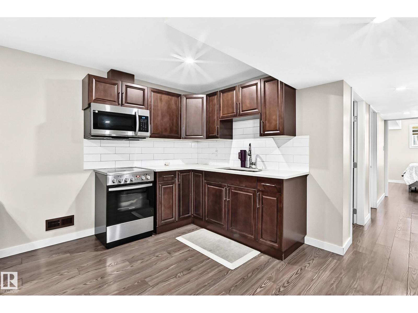 15503 95 AV NW - 40