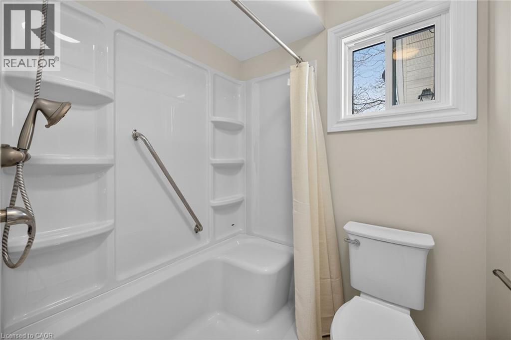 232 SILVERBIRCH Boulevard - 24