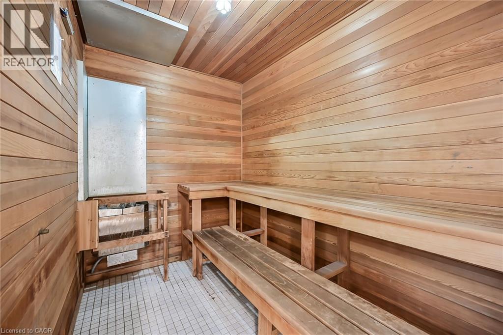 232 SILVERBIRCH Boulevard - 41