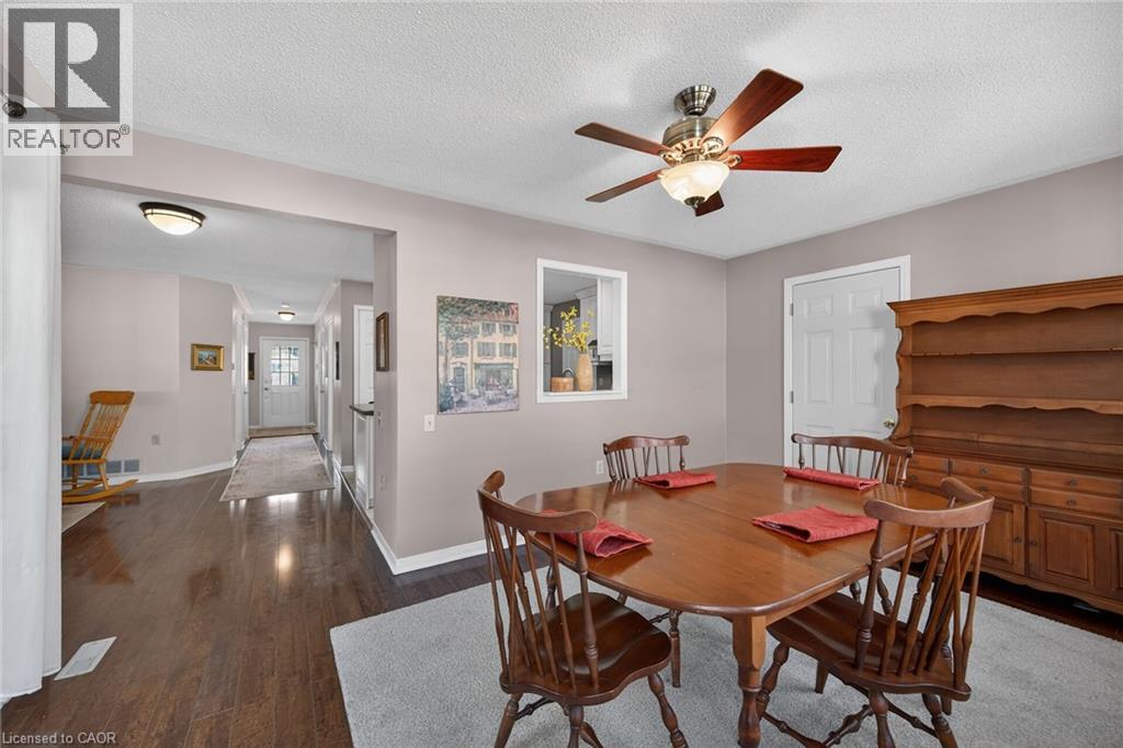 232 SILVERBIRCH Boulevard - 16