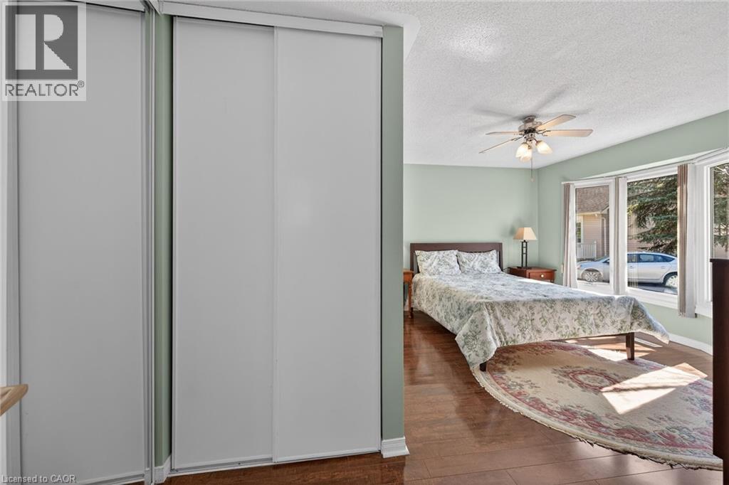 232 SILVERBIRCH Boulevard - 17